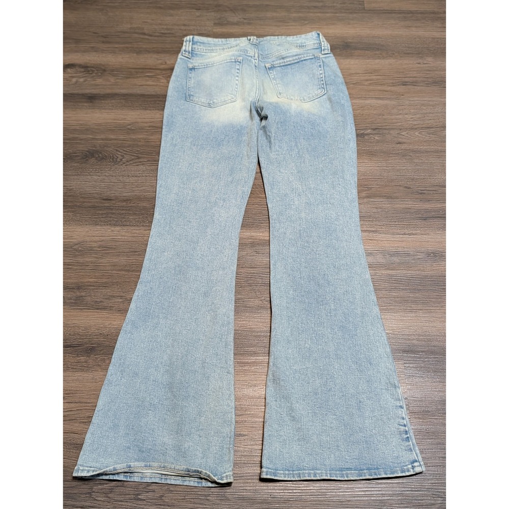 GAP Y2K Flare Low Rise Jeans Light Wash Distressed Denim Size 26 / 2 - Picture 4 of 6